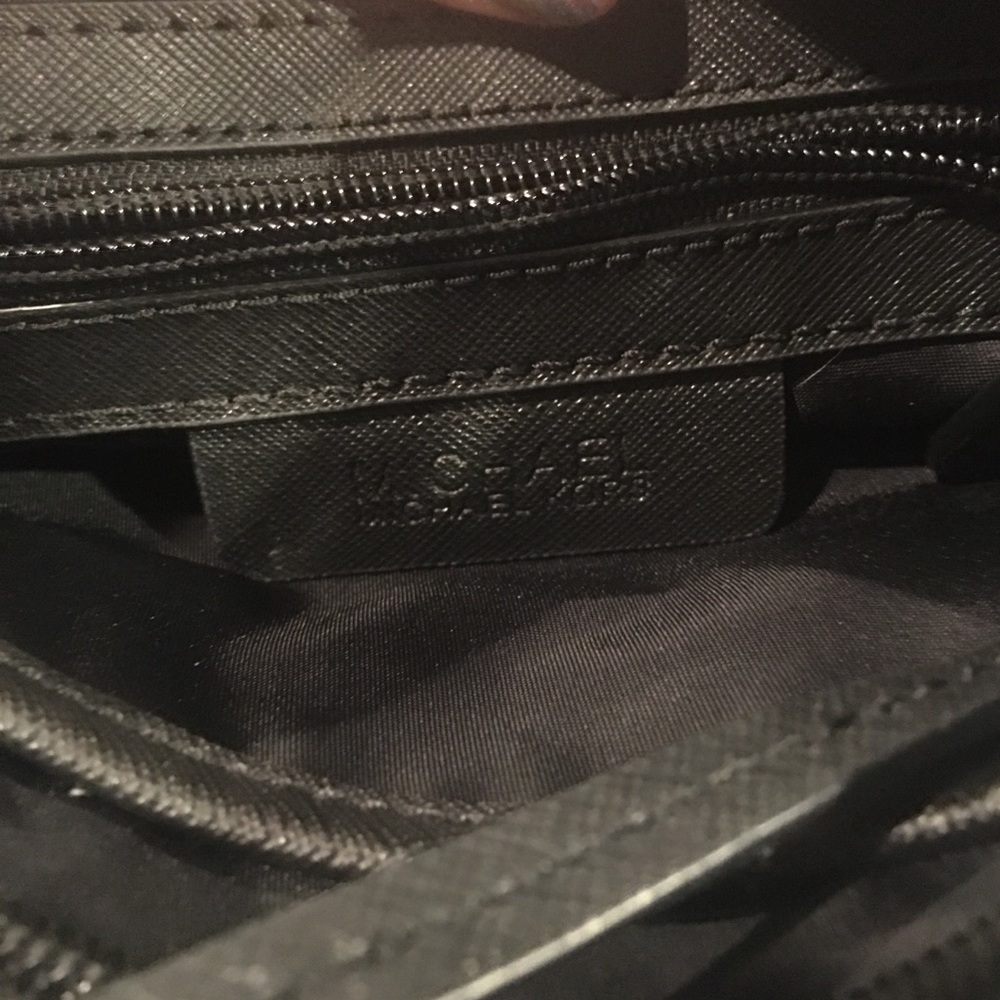 Michael Kors handbag 👜 - Picture 2 of 5